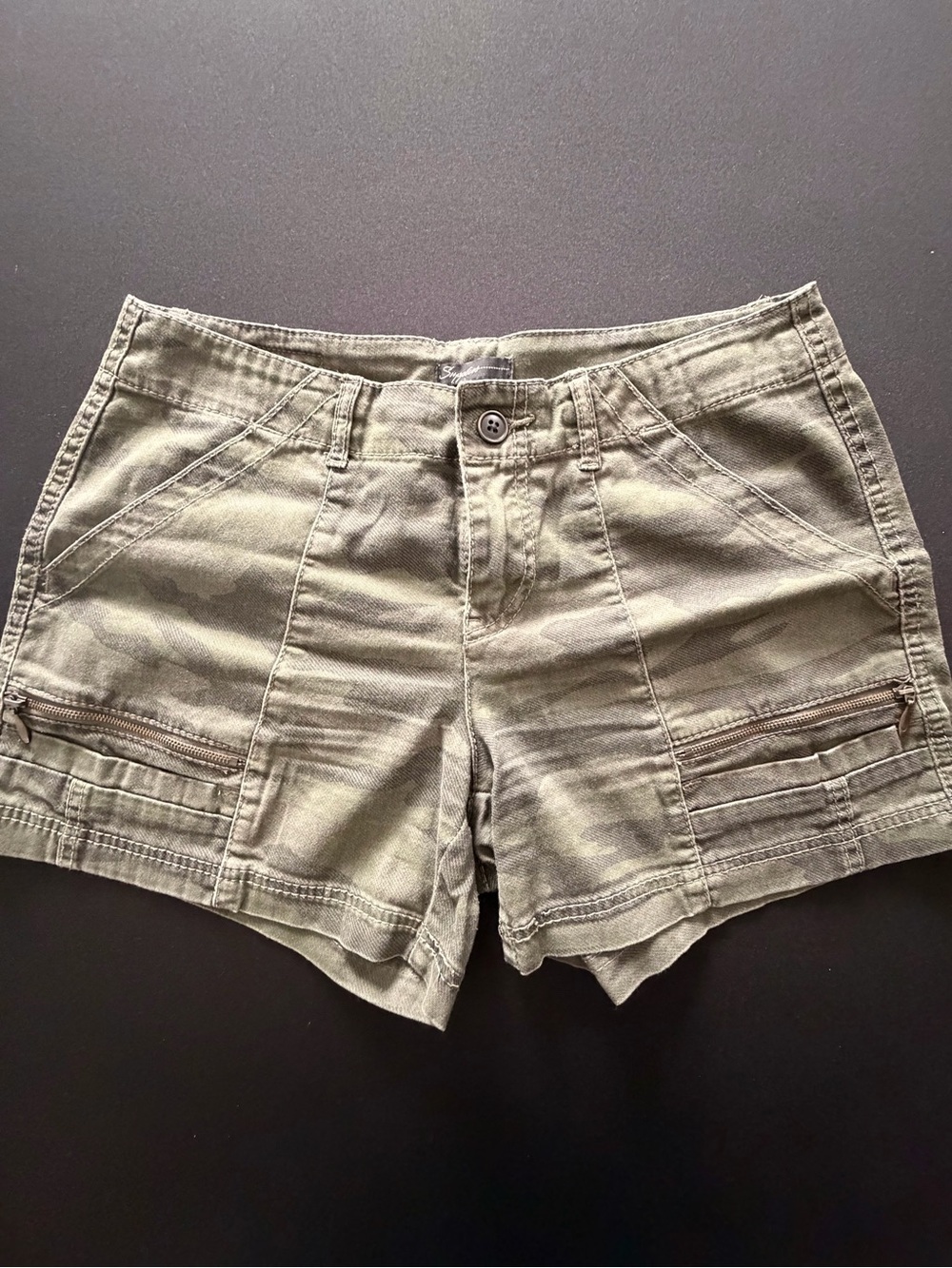 Womens Camo Cargo Utility Shorts with Zip Pockets